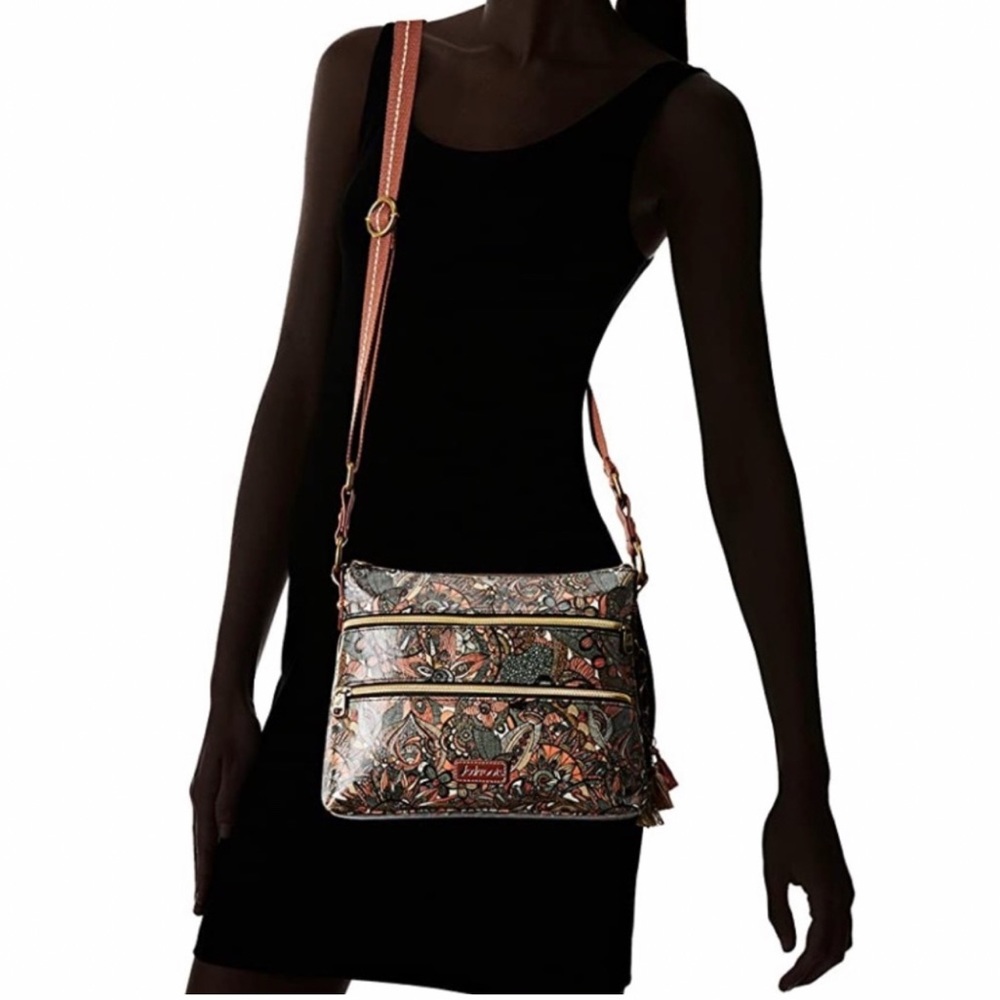 SAKROOTS Artist Circle City Crossbody - Picture 5 of 17